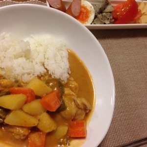 タイカレー　マサマンカレー